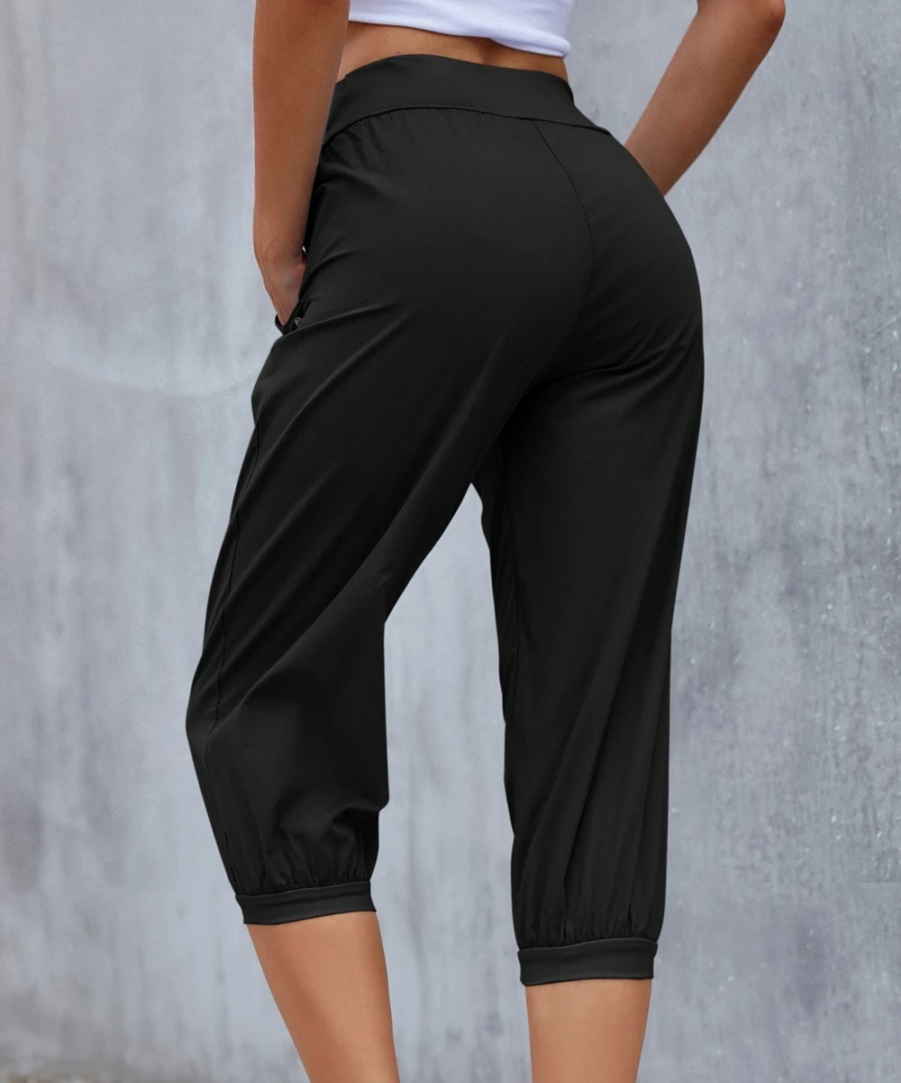 Outlet π₯° Camisa Black Button-Accent Elastic-Waist Capris - π© Women β 4 Outlet π₯° Camisa Black Button-Accent Elastic-Waist Capris - π© Women β - Image 2